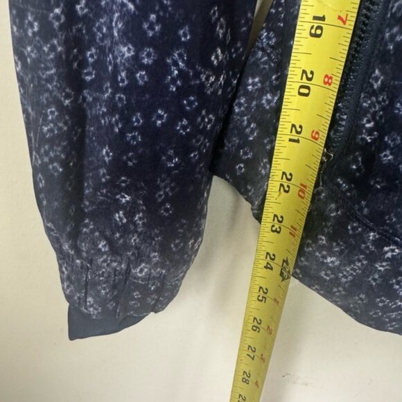 Lululemon Spring Forward Jacket Hoodie Shell Pocket Full Zip Lightweight Blue 6 - Picture 16 of 16